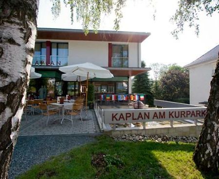Отель Kaplan Am Kurpark Бад-Тацмансдорф Экстерьер фото